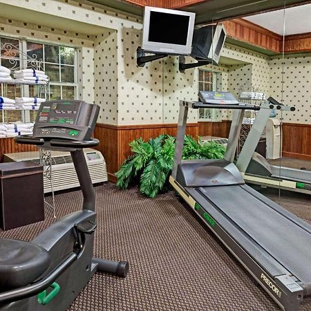 Microtel Inn & Suites By Wyndham Perimeter Center Sandy Springs Bagian luar foto