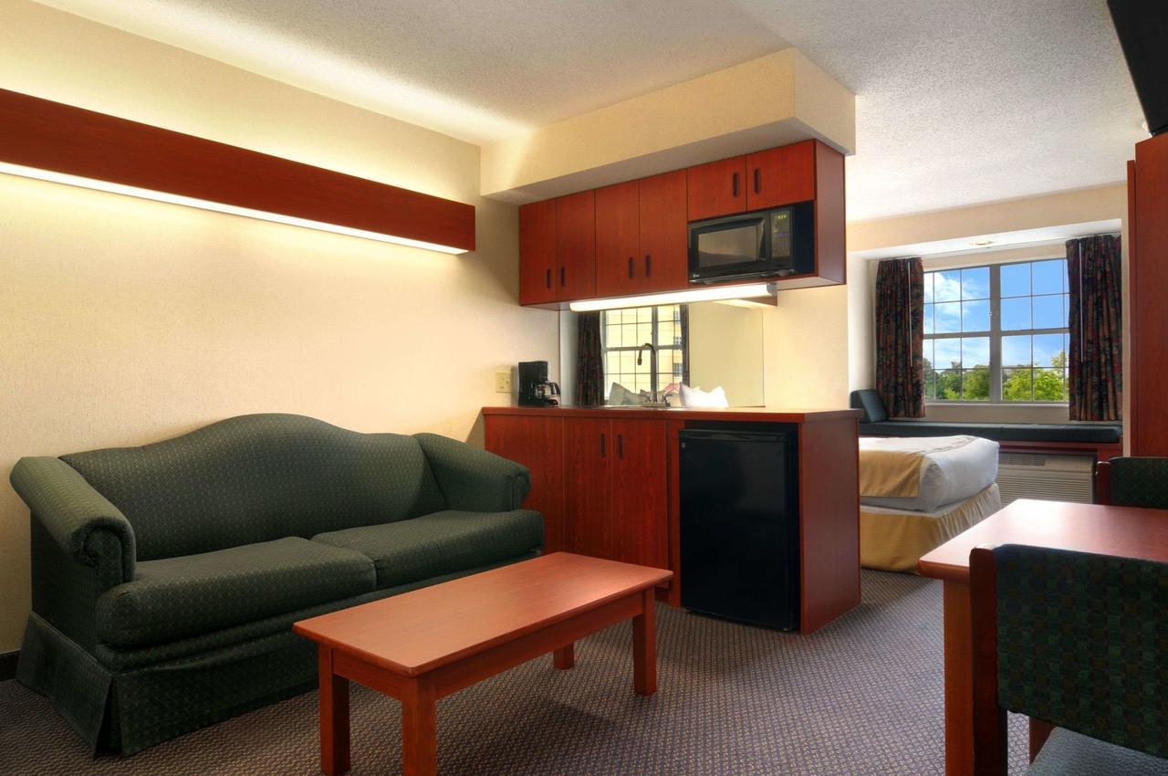 Microtel Inn & Suites By Wyndham Perimeter Center Sandy Springs Bagian luar foto