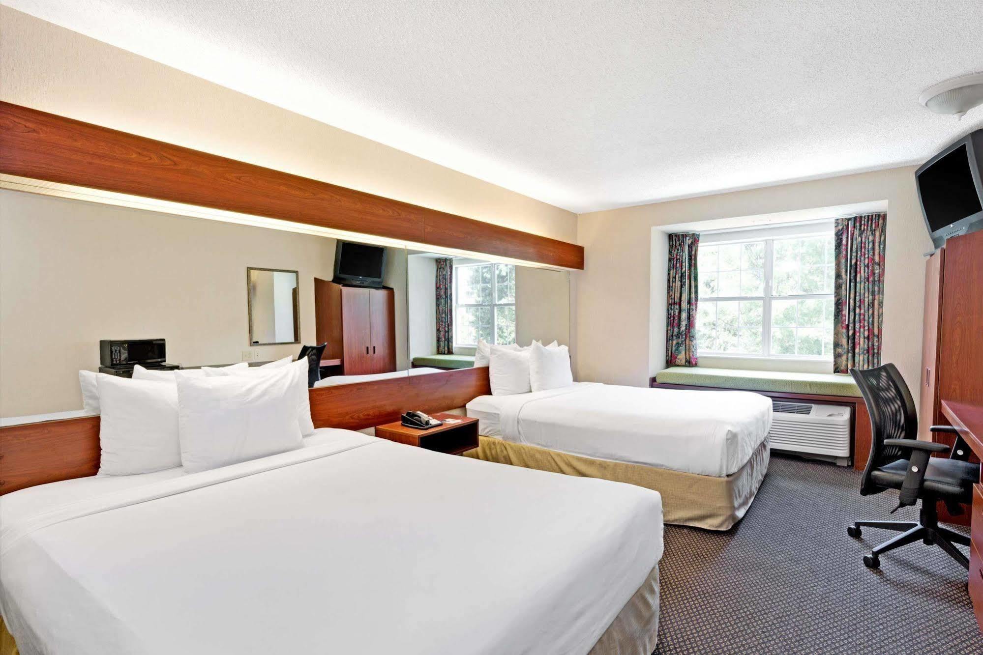 Microtel Inn & Suites By Wyndham Perimeter Center Sandy Springs Bagian luar foto