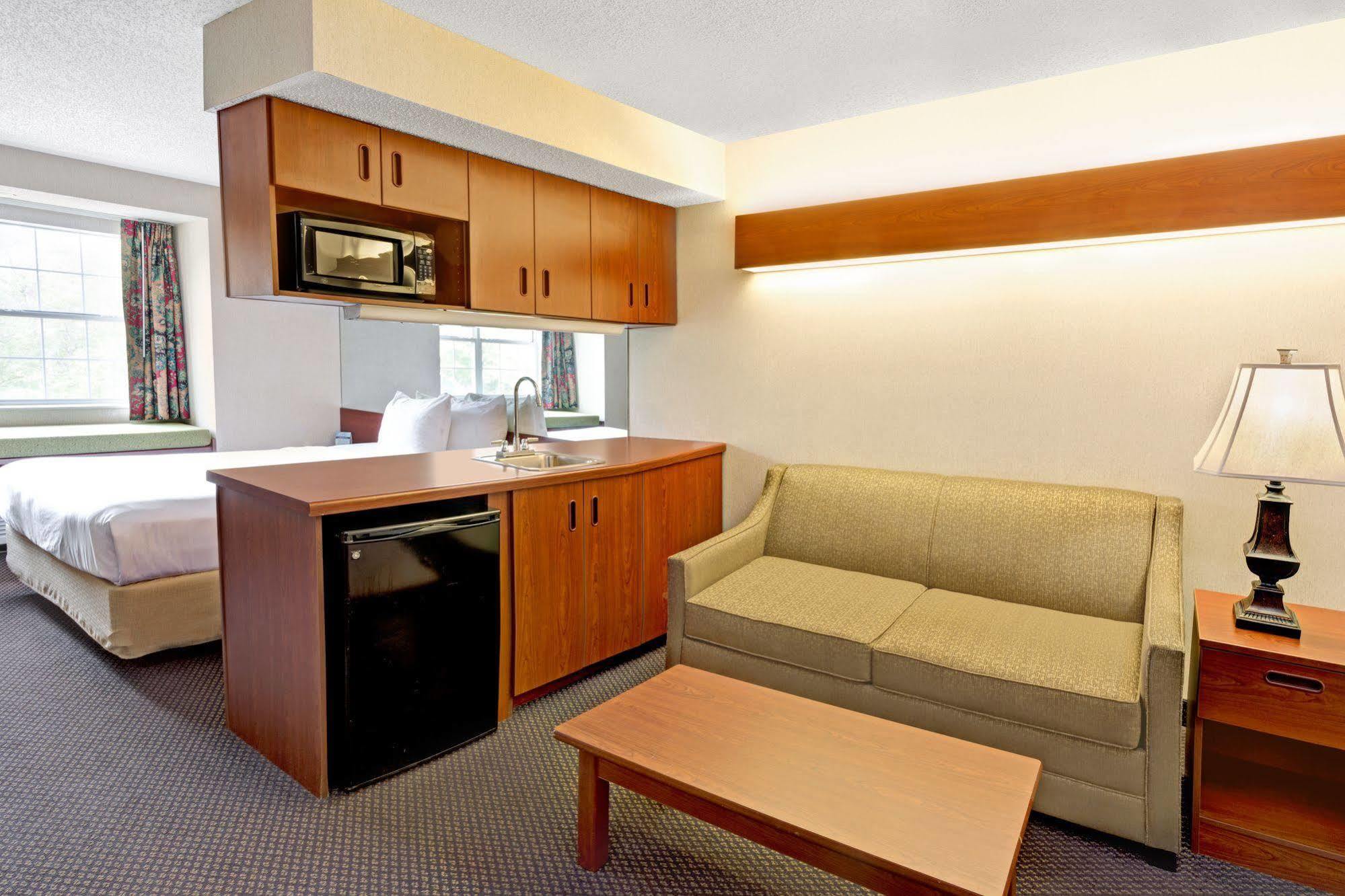 Microtel Inn & Suites By Wyndham Perimeter Center Sandy Springs Bagian luar foto