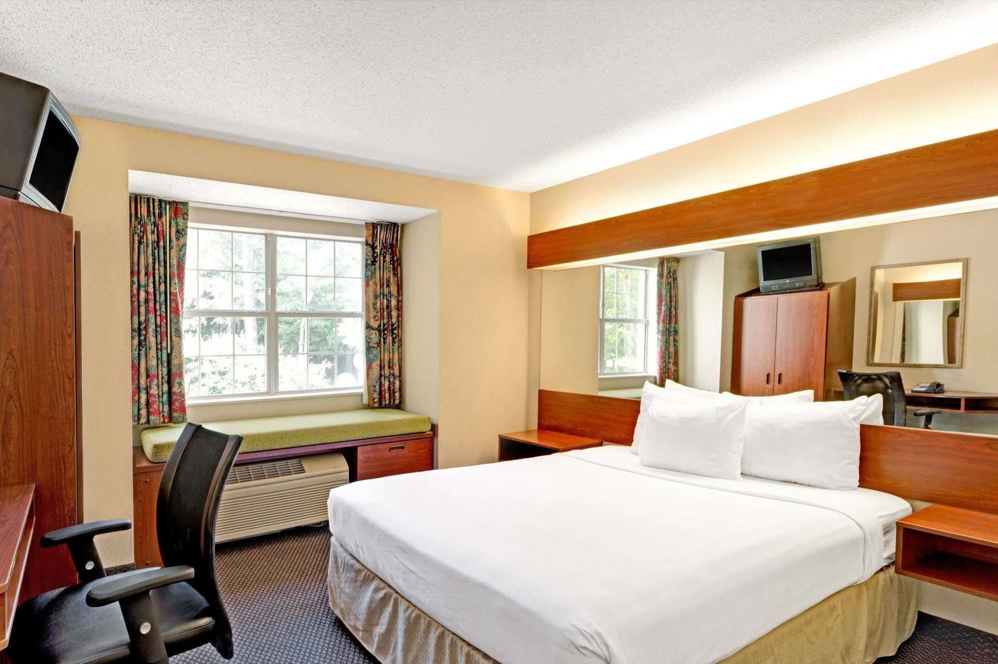 Microtel Inn & Suites By Wyndham Perimeter Center Sandy Springs Bagian luar foto