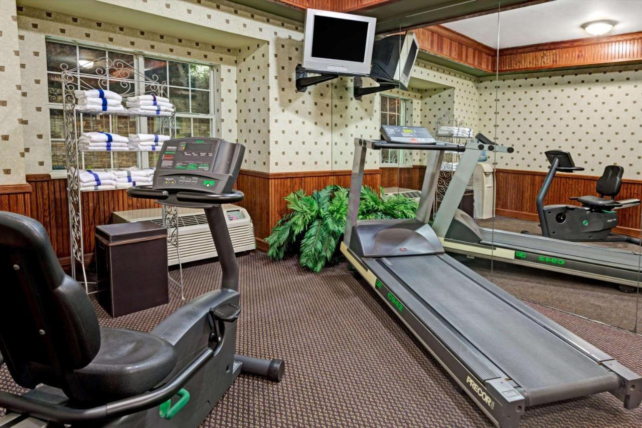 Microtel Inn & Suites By Wyndham Perimeter Center Sandy Springs Bagian luar foto