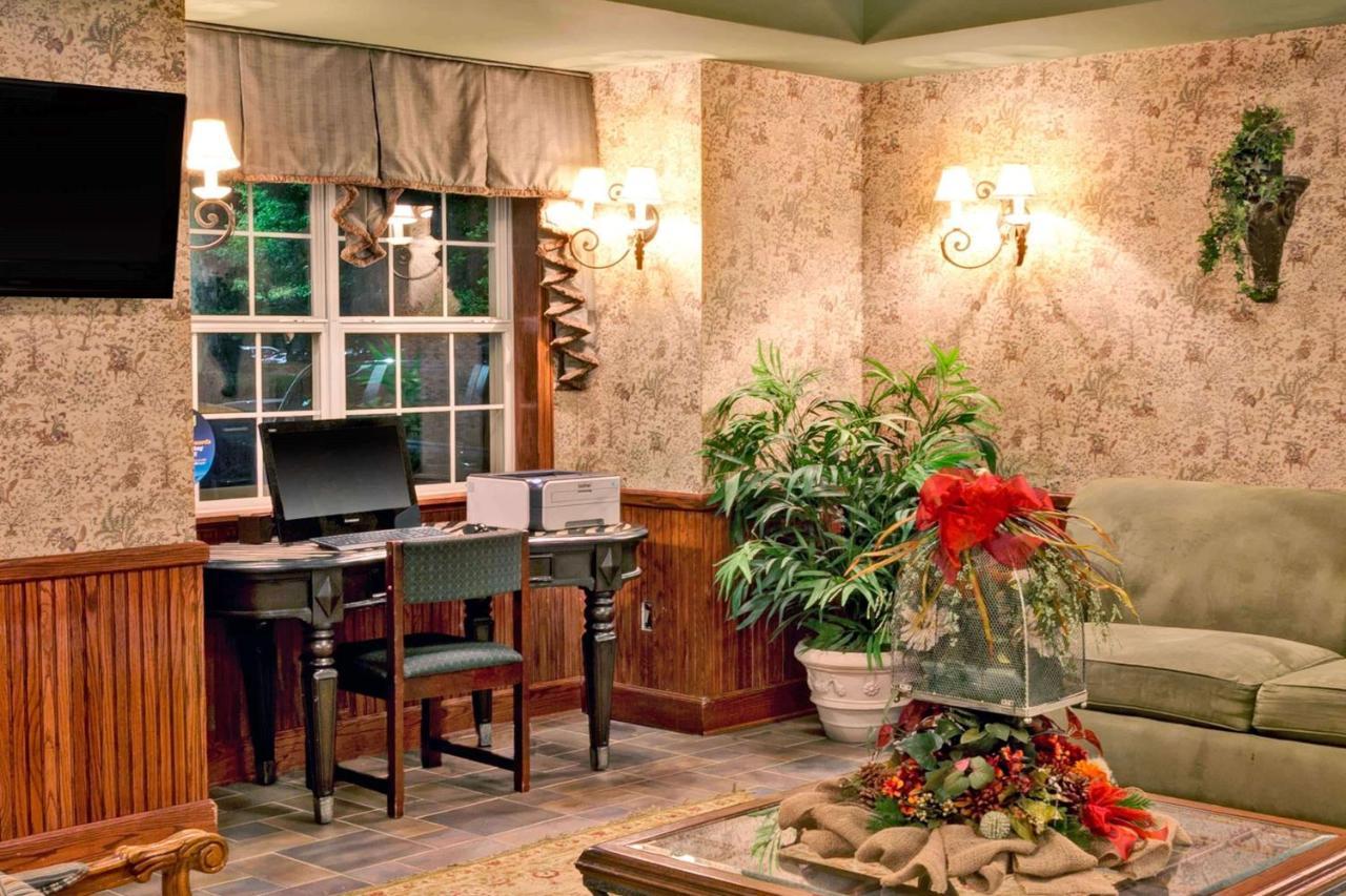 Microtel Inn & Suites By Wyndham Perimeter Center Sandy Springs Bagian luar foto
