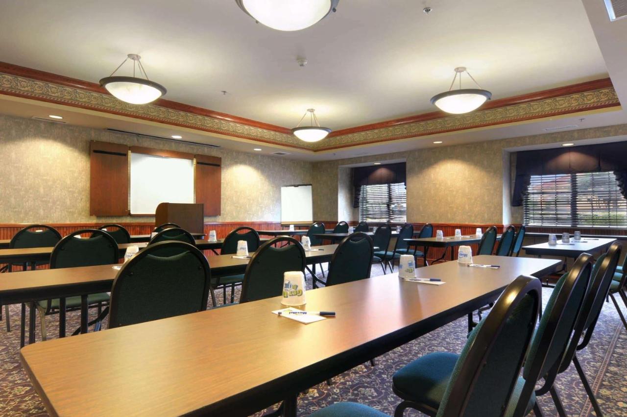 Microtel Inn & Suites By Wyndham Perimeter Center Sandy Springs Bagian luar foto