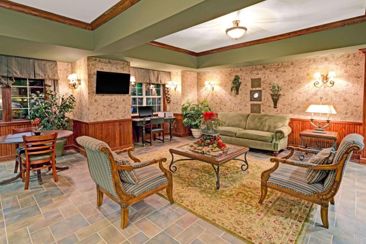 Microtel Inn & Suites By Wyndham Perimeter Center Sandy Springs Bagian luar foto